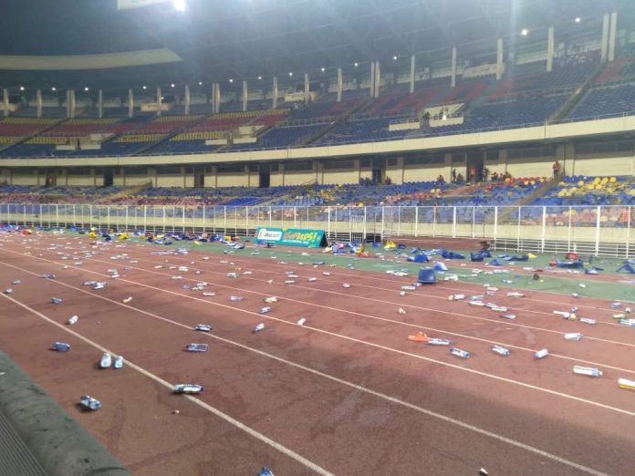 Fans destroy Stade des Martyrs in Kinshasa after defeat Fans destroy Stade des Martyrs stadium after Senegal match